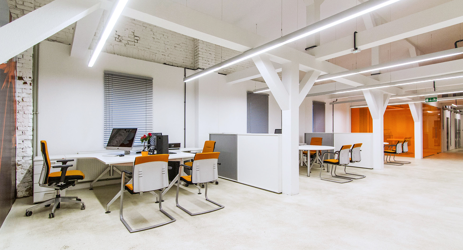 02-projekt-wnetrza-biura-oklejsie-w-gliwicach-good-time-design