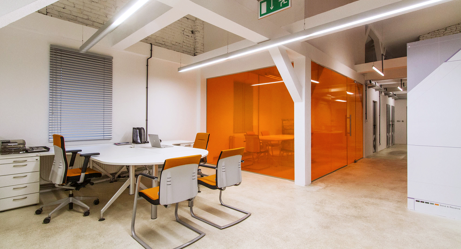 03-projekt-wnetrza-biura-oklejsie-w-gliwicach-good-time-design